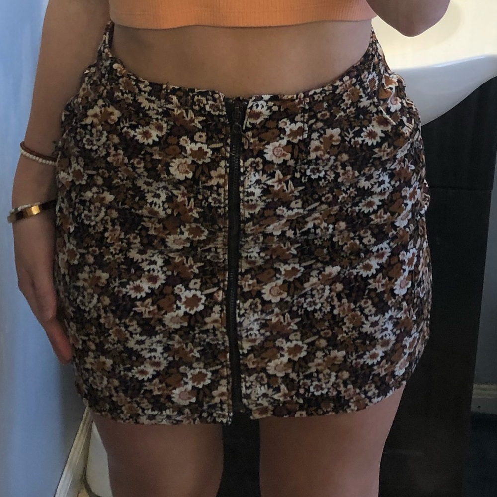 Floral corduroy skirt. Genuinely good quality, used like new. Size 1, Arizona.